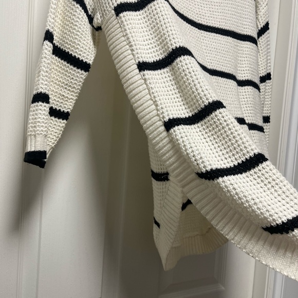 Dex Sweater - Picture 2 of 2